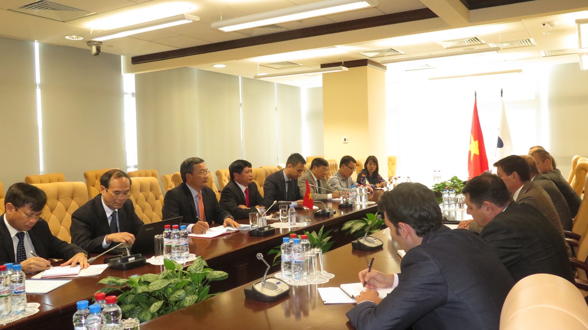 Делегация Отдела ЦК КПВ по экономическим вопросам находилась в РФ с рабочим визитом